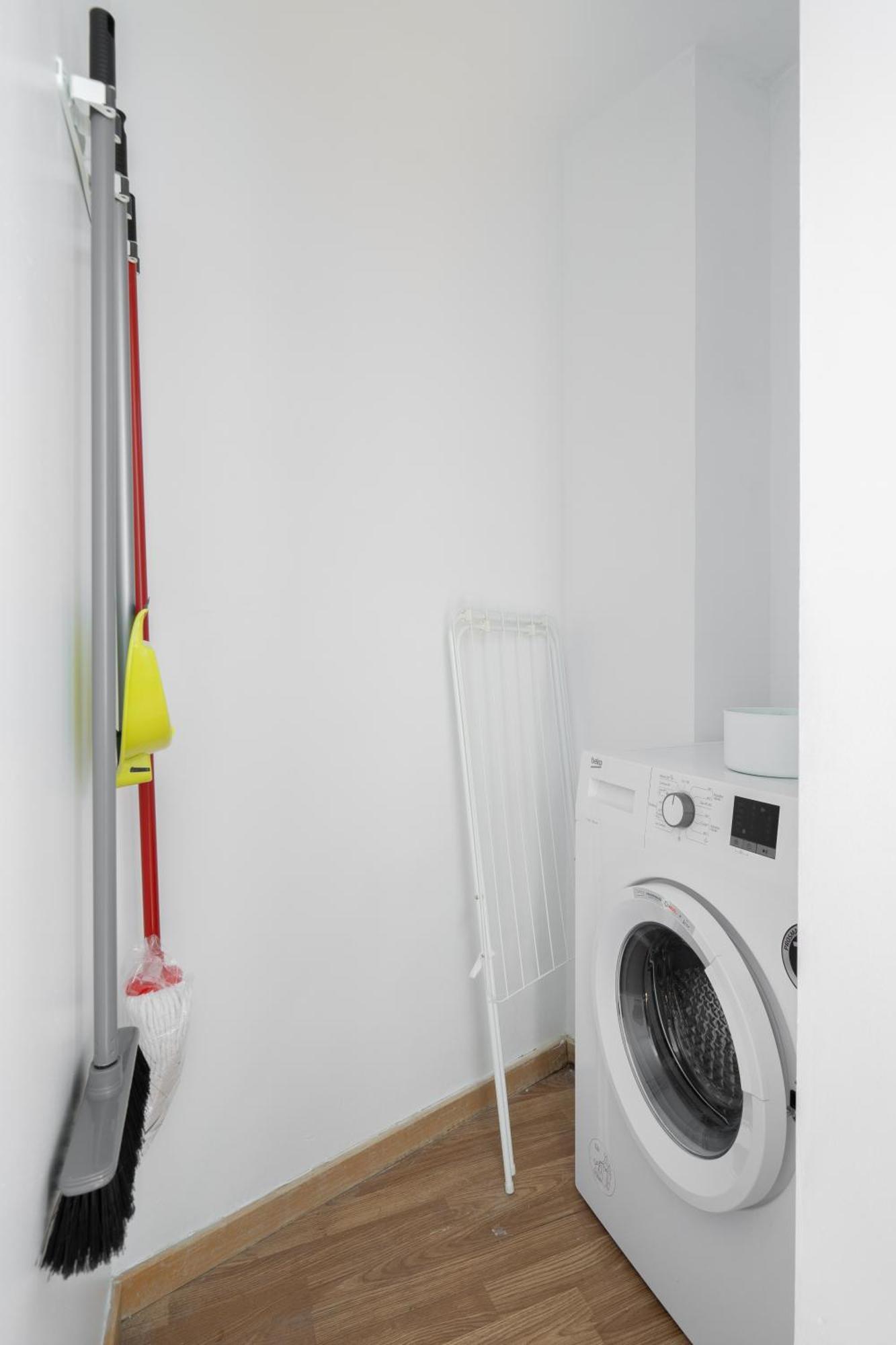 Host Wise - Colorful Fresh Flats - Batalha Apartment Porto Room photo