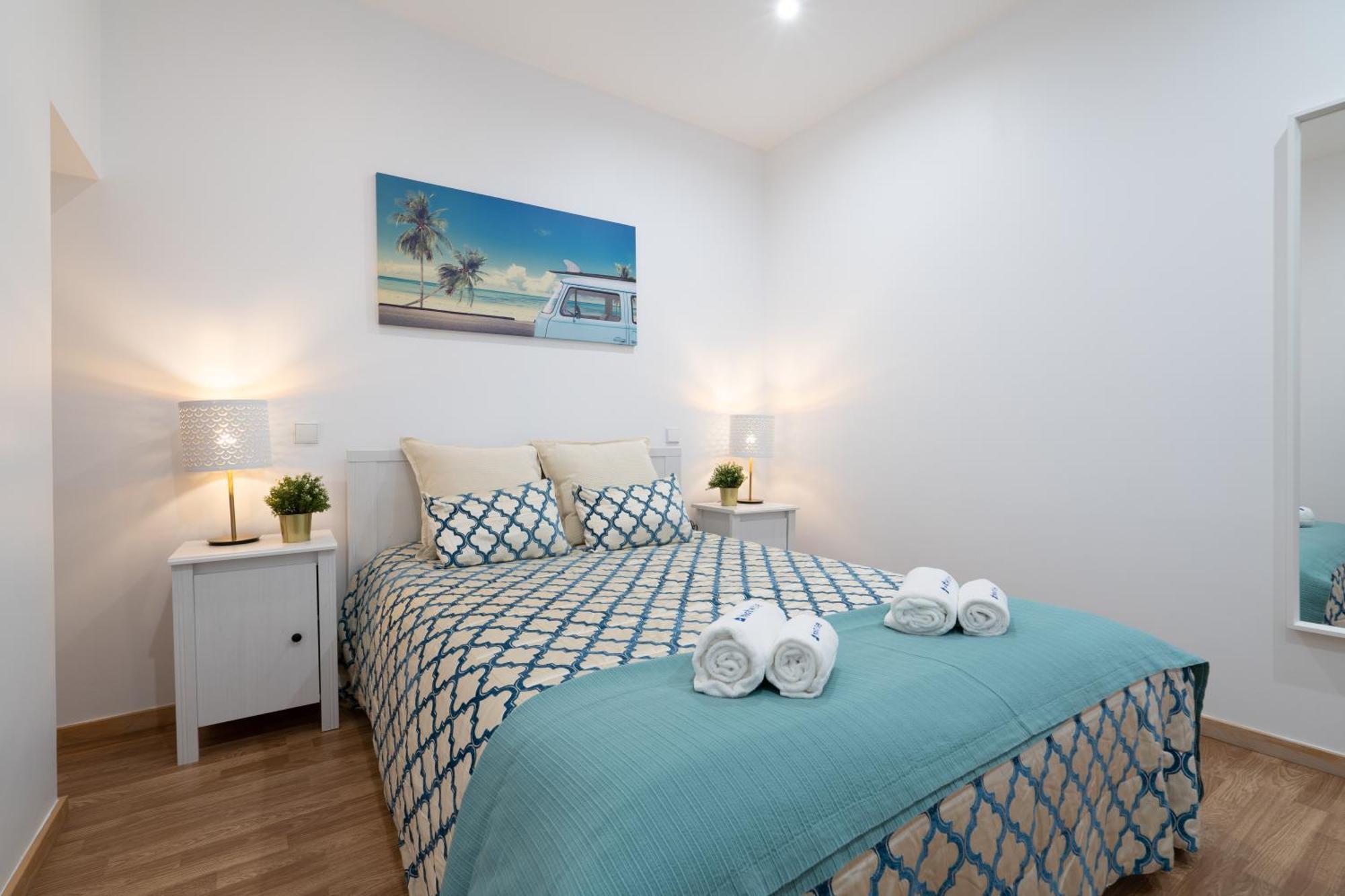 Host Wise - Colorful Fresh Flats - Batalha Apartment Porto Room photo